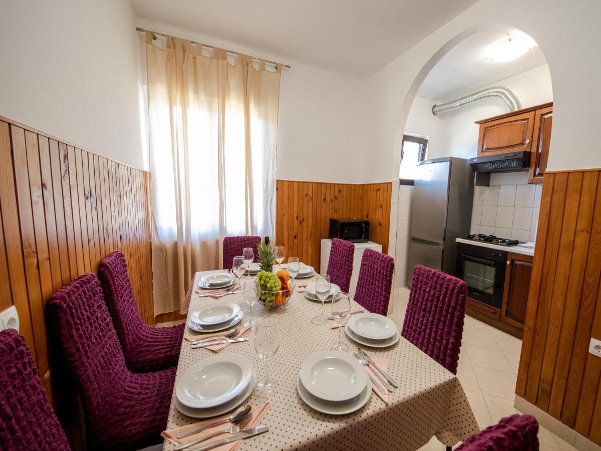 Apartments Zora Seline ภายนอก รูปภาพ