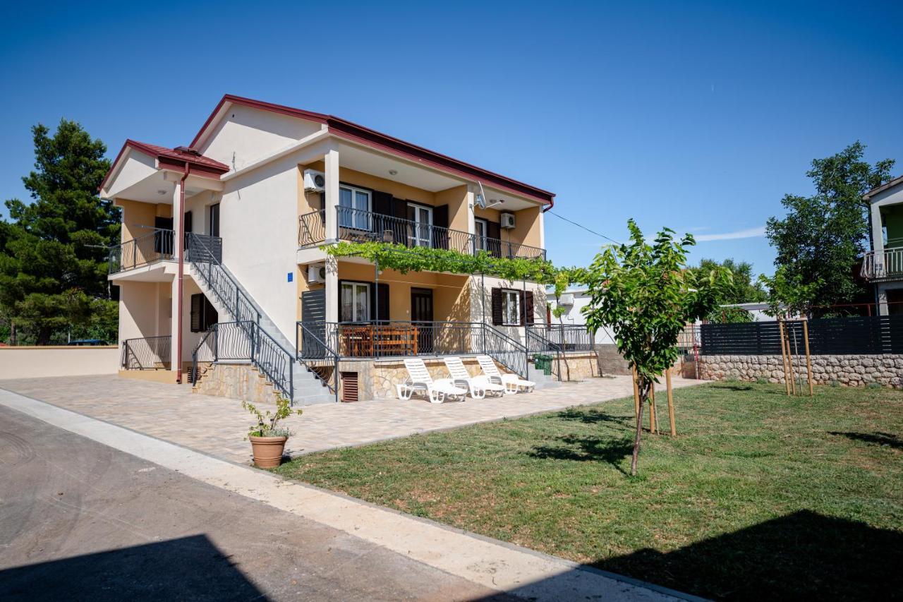 Apartments Zora Seline ภายนอก รูปภาพ