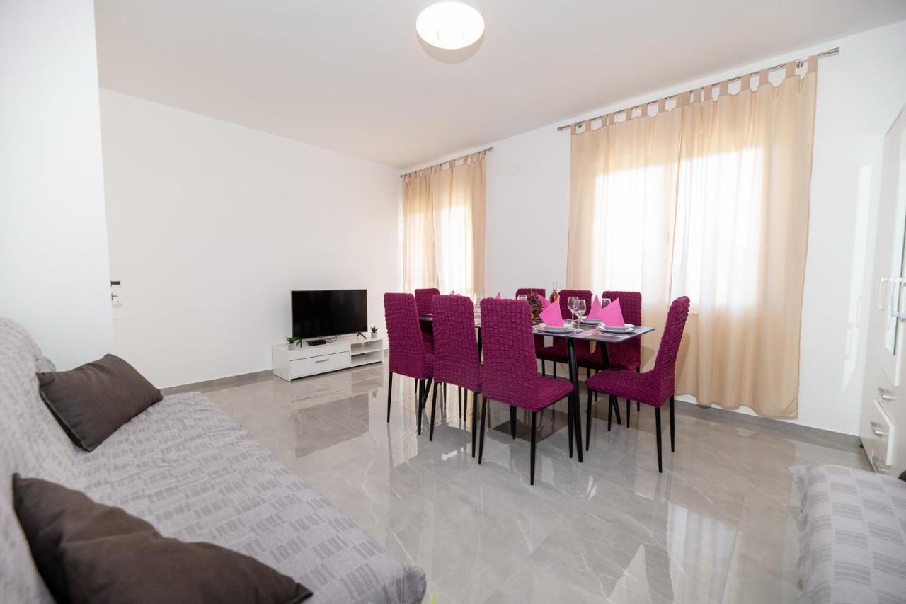 Apartments Zora Seline ภายนอก รูปภาพ
