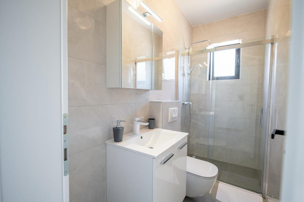 Apartments Zora Seline ภายนอก รูปภาพ